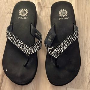 Yellow Box black rhinestone sandals 9